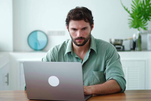 بهترین سرور برای راه اندازی مودل